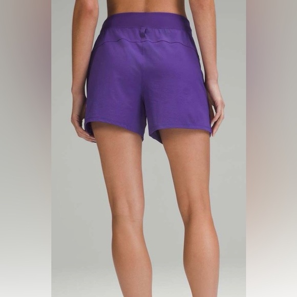 lululemon athletica Pants - Lululemon License to Train High-Rise Short 4", size 8, Petrol Purple
